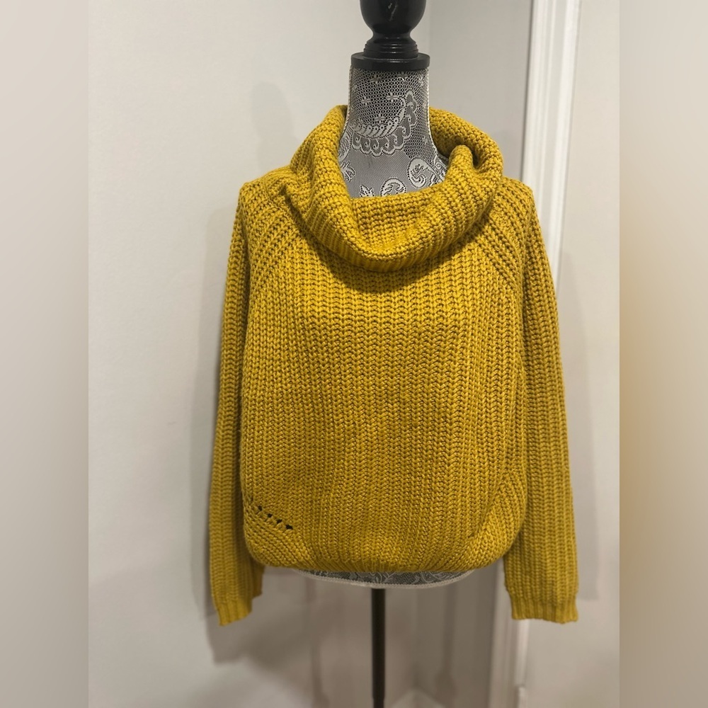 Moon & Madison Sz: L Cropped Cowl Neck Sweater Cable Knit Mustard Yellow.